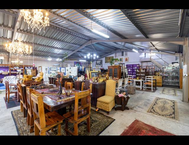 1,350M² BUILDING FOR SALE IN EDENVALE CENTRAL